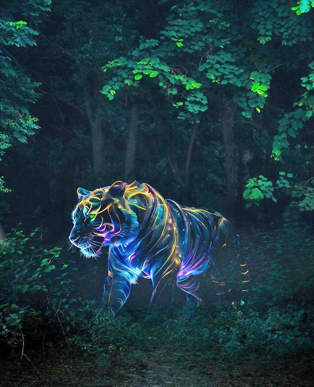 A Sparkle Of The Predator - Tiger Diamond Art
